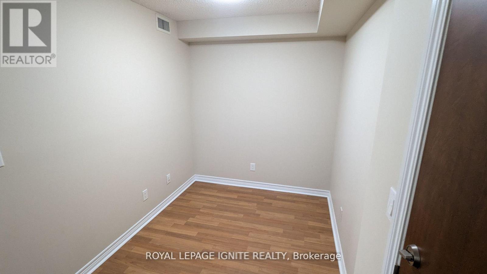 308 - 310 Burnhamthorpe Road W, Mississauga, Ontario  L5B 4P9 - Photo 9 - W13664316