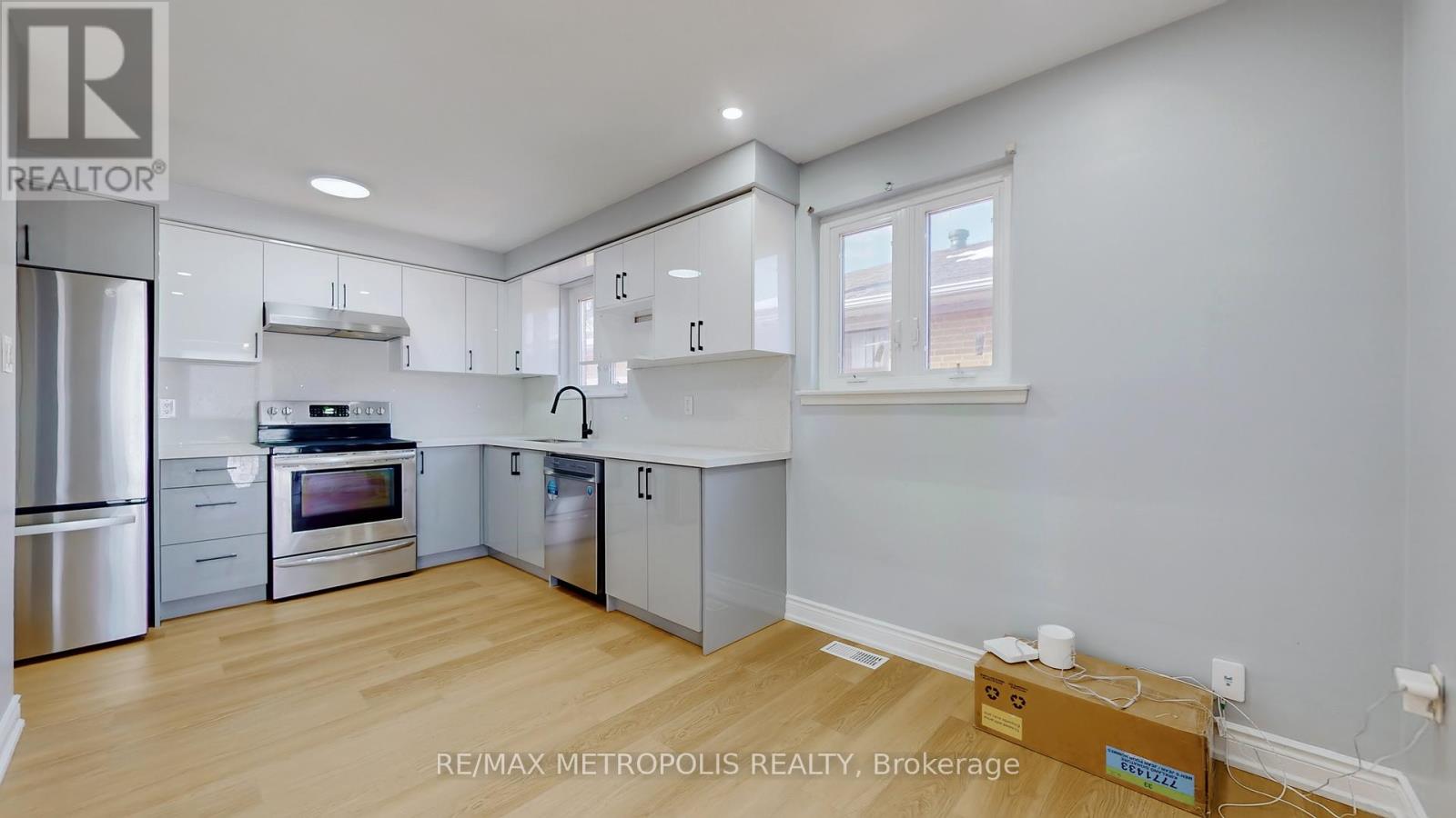 Upper - 3254 Fieldgate Drive, Mississauga, Ontario L4X 2H7 - Photo 10 - W13664326