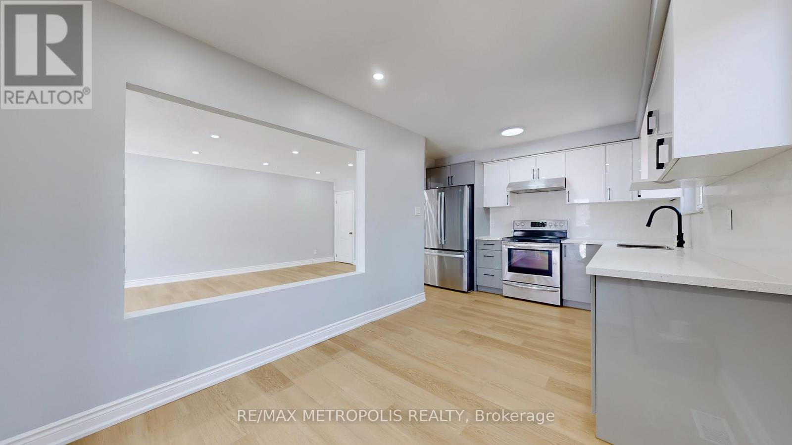 Upper - 3254 Fieldgate Drive, Mississauga, Ontario L4X 2H7 - Photo 11 - W13664326