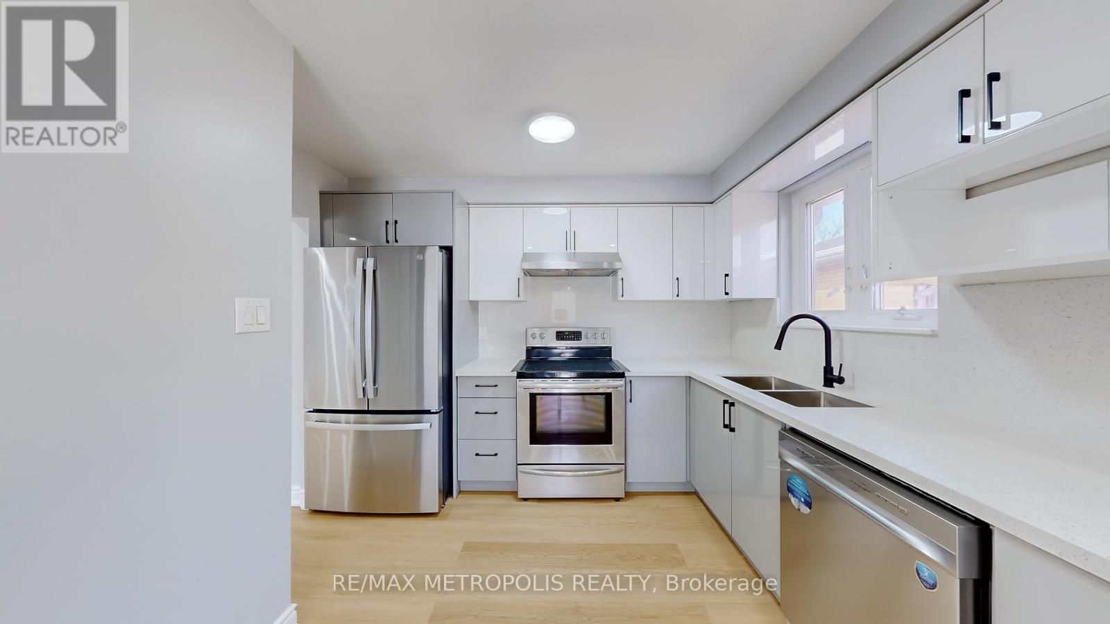 Upper - 3254 Fieldgate Drive, Mississauga, Ontario L4X 2H7 - Photo 13 - W13664326