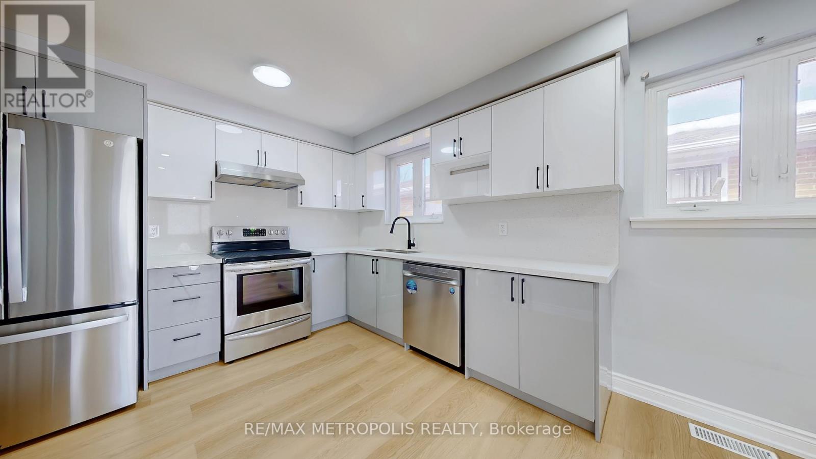 Upper - 3254 Fieldgate Drive, Mississauga, Ontario L4X 2H7 - Photo 16 - W13664326