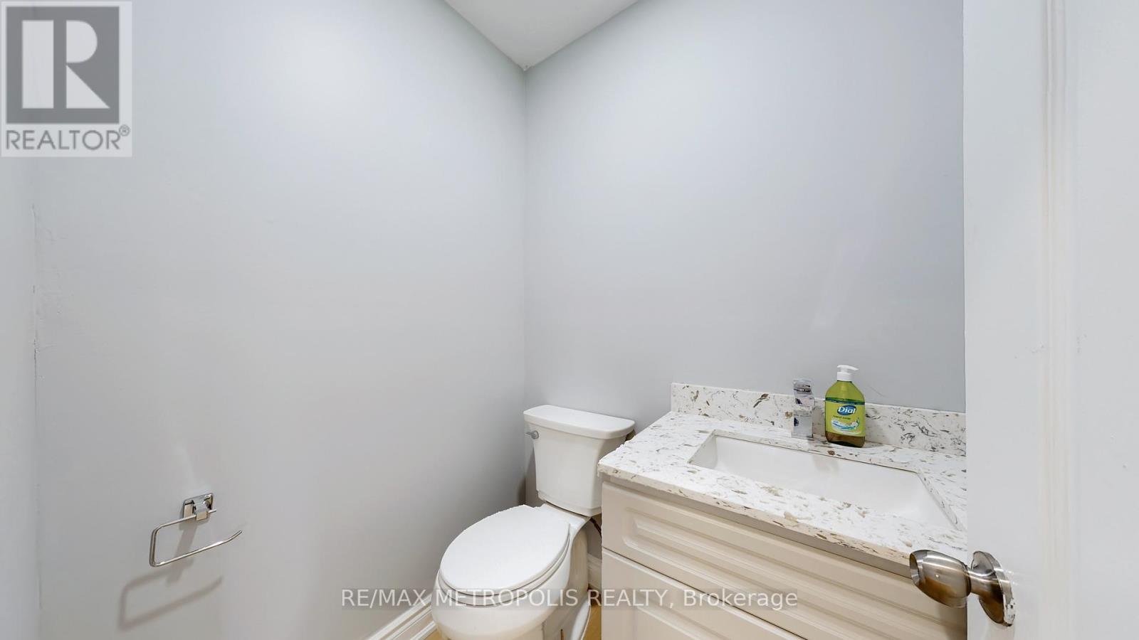 Upper - 3254 Fieldgate Drive, Mississauga, Ontario L4X 2H7 - Photo 17 - W13664326