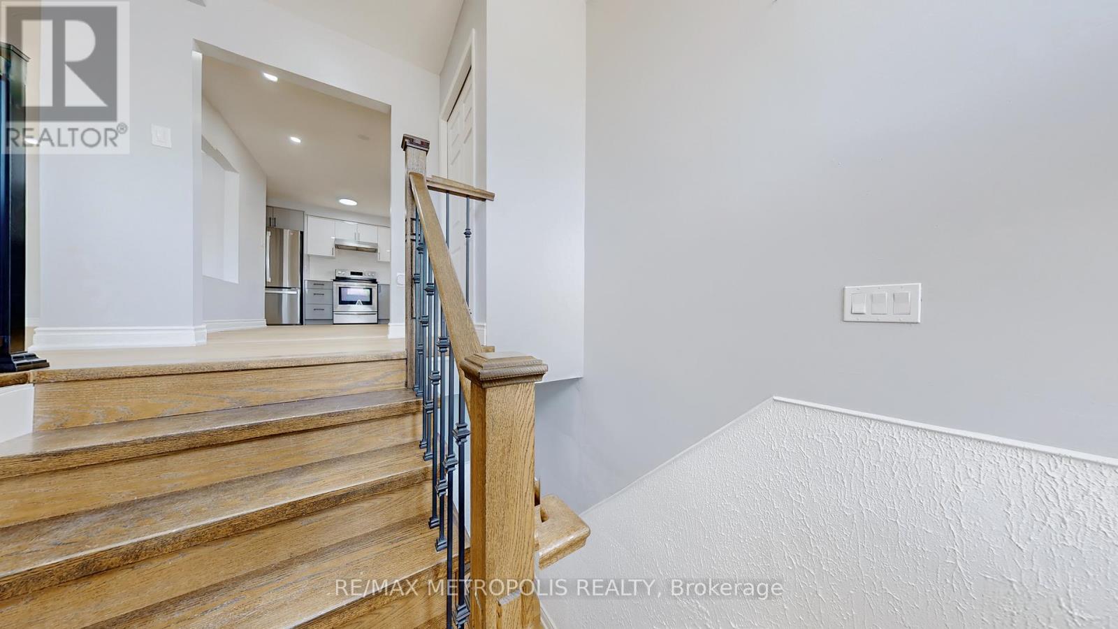 Upper - 3254 Fieldgate Drive, Mississauga, Ontario L4X 2H7 - Photo 20 - W13664326