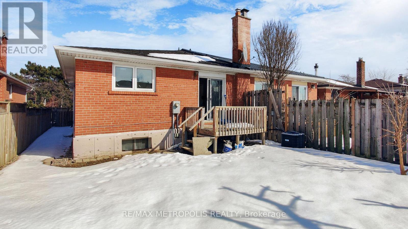 Upper - 3254 Fieldgate Drive, Mississauga, Ontario L4X 2H7 - Photo 39 - W13664326