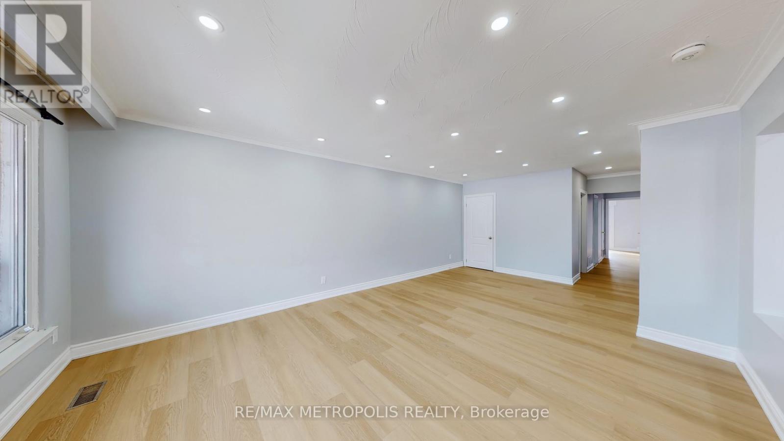 Upper - 3254 Fieldgate Drive, Mississauga, Ontario L4X 2H7 - Photo 9 - W13664326