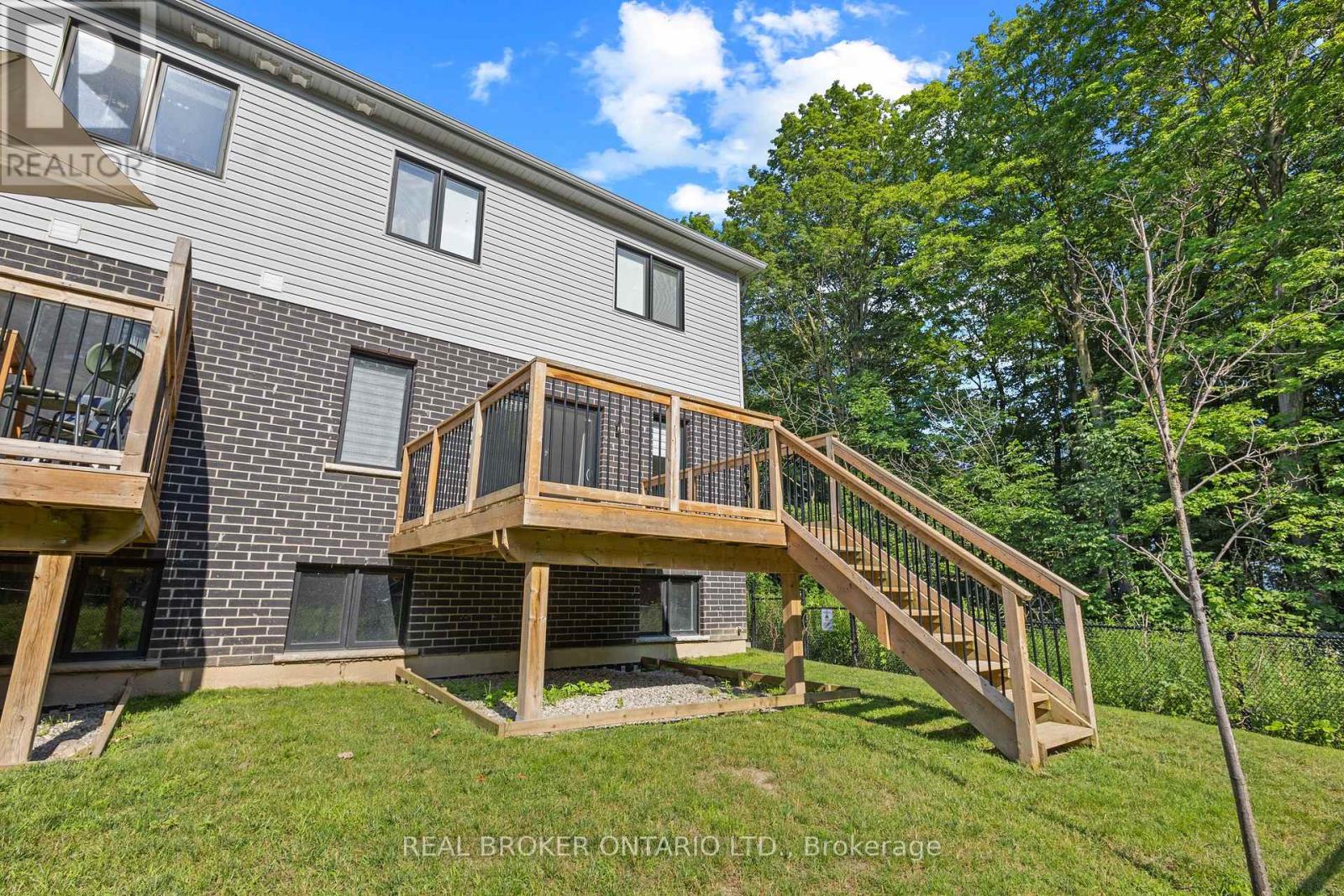 91 Woodedge Circle, Kitchener, Ontario  N2R 0P8 - Photo 30 - X13664214