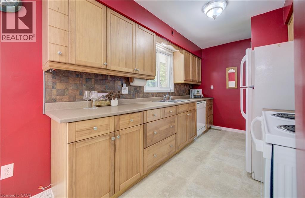 88 Riverside Drive, New Hamburg, Ontario  N3A 2H6 - Photo 9 - 40854735