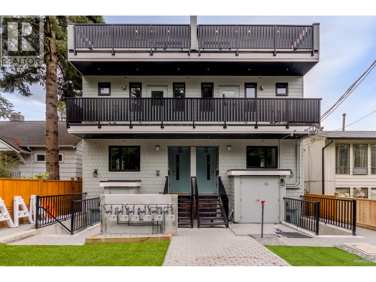 3 7270 17TH AVENUE, Burnaby, British Columbia
