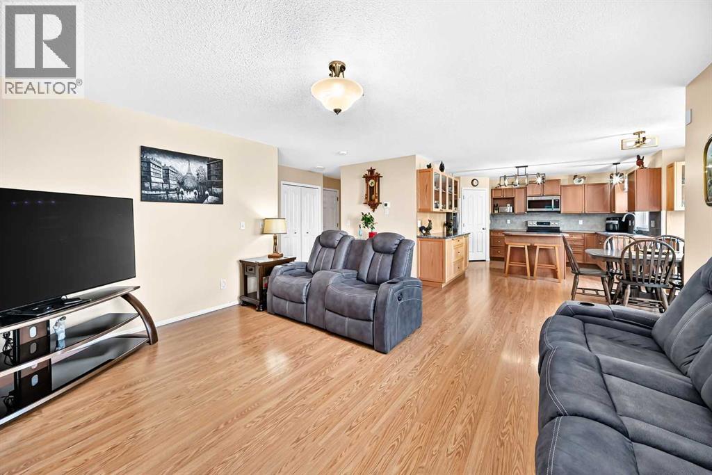 325 Luxstone Green SW, Airdrie, Alberta  T4B 0A5 - Photo 19 - A2336436