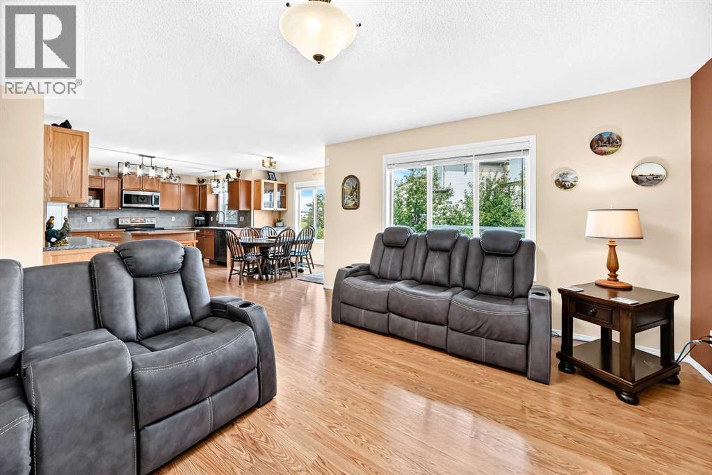 325 Luxstone Green SW, Airdrie, Alberta  T4B 0A5 - Photo 20 - A2336436