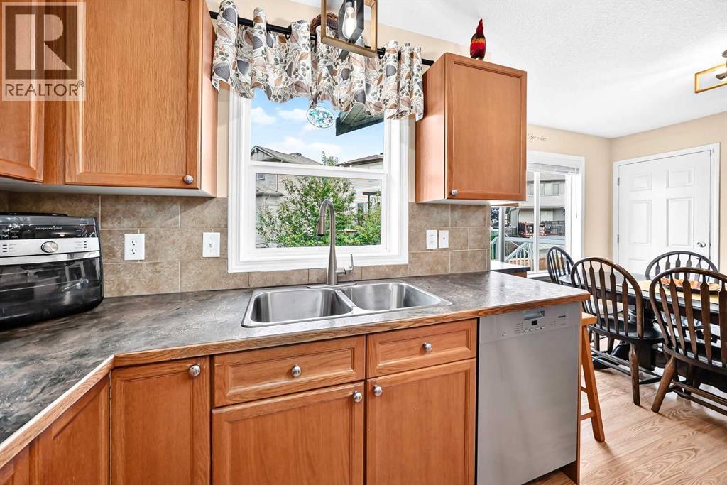 325 Luxstone Green SW, Airdrie, Alberta  T4B 0A5 - Photo 8 - A2336436