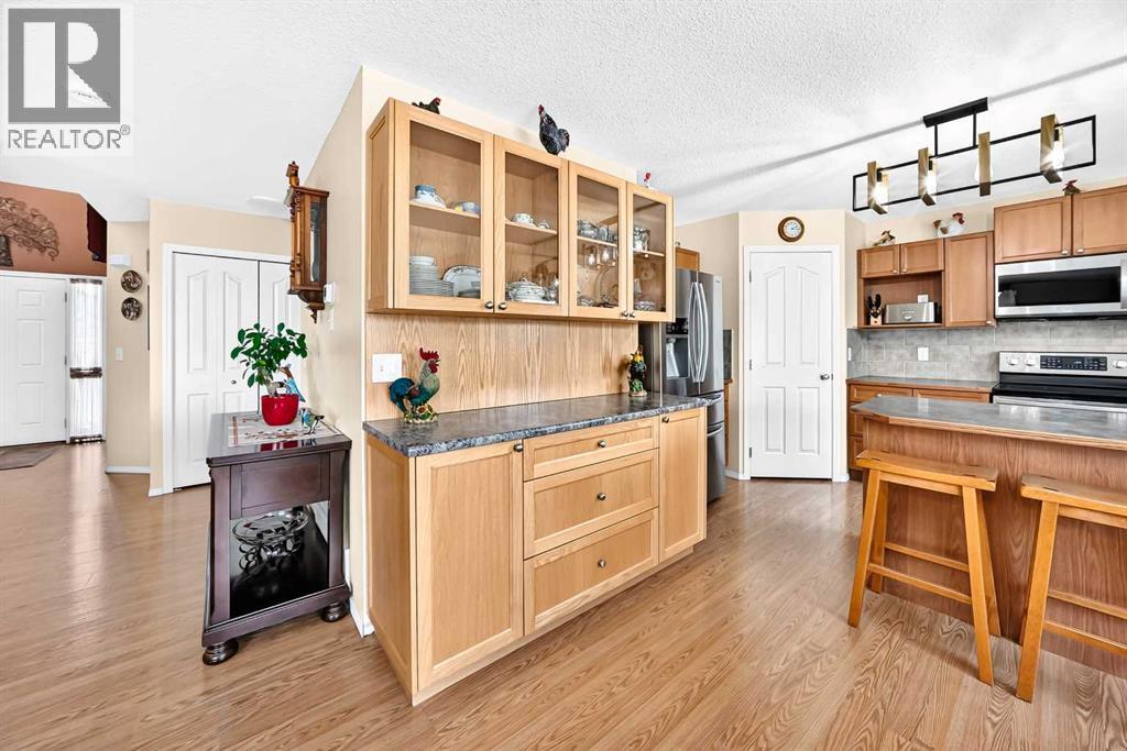 325 Luxstone Green SW, Airdrie, Alberta  T4B 0A5 - Photo 11 - A2336436