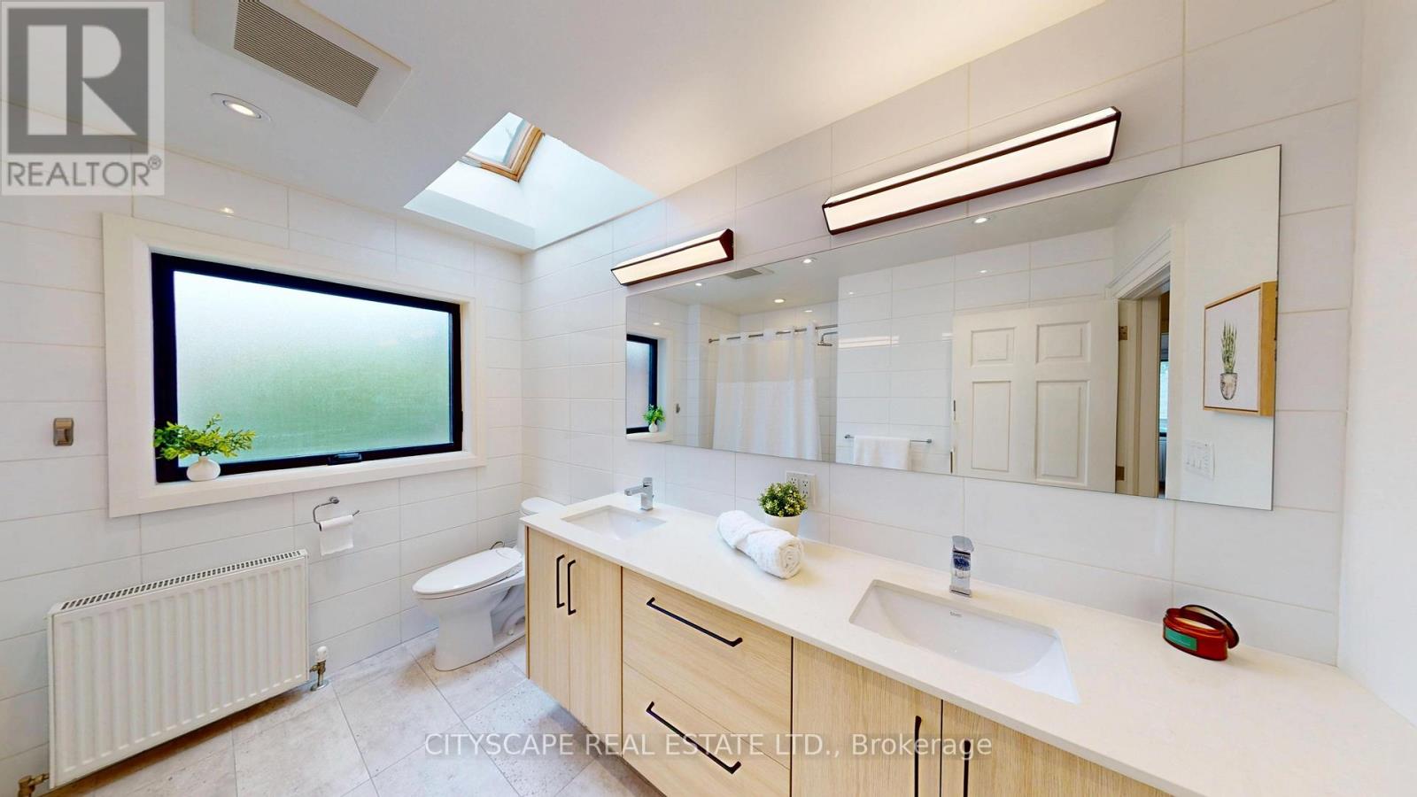 25 Oswald Crescent, Toronto, Ontario  M4S 2H5 - Photo 24 - C13537584