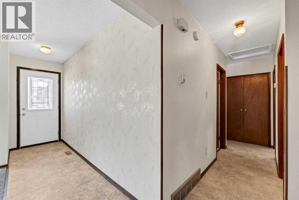 31 8 Street W, Brooks, Alberta  T1R 0B5 - Photo 11 - A2333158