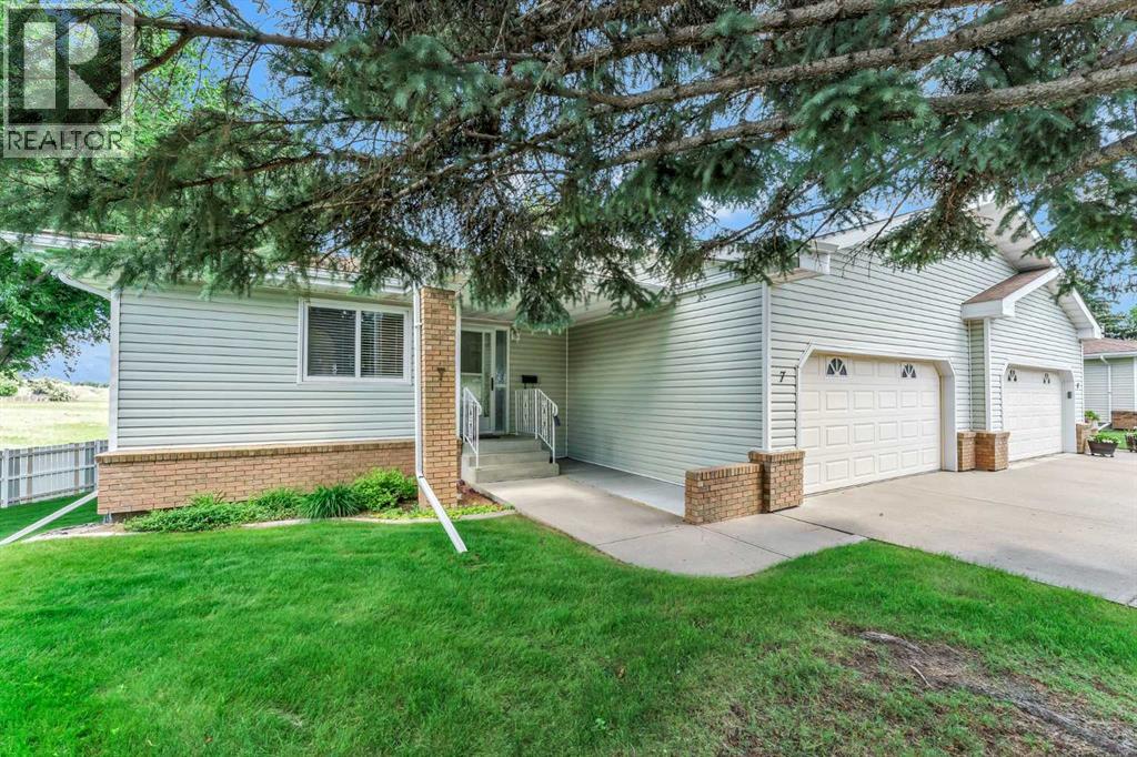 7, 459 Carry Drive SE, Medicine Hat, Alberta