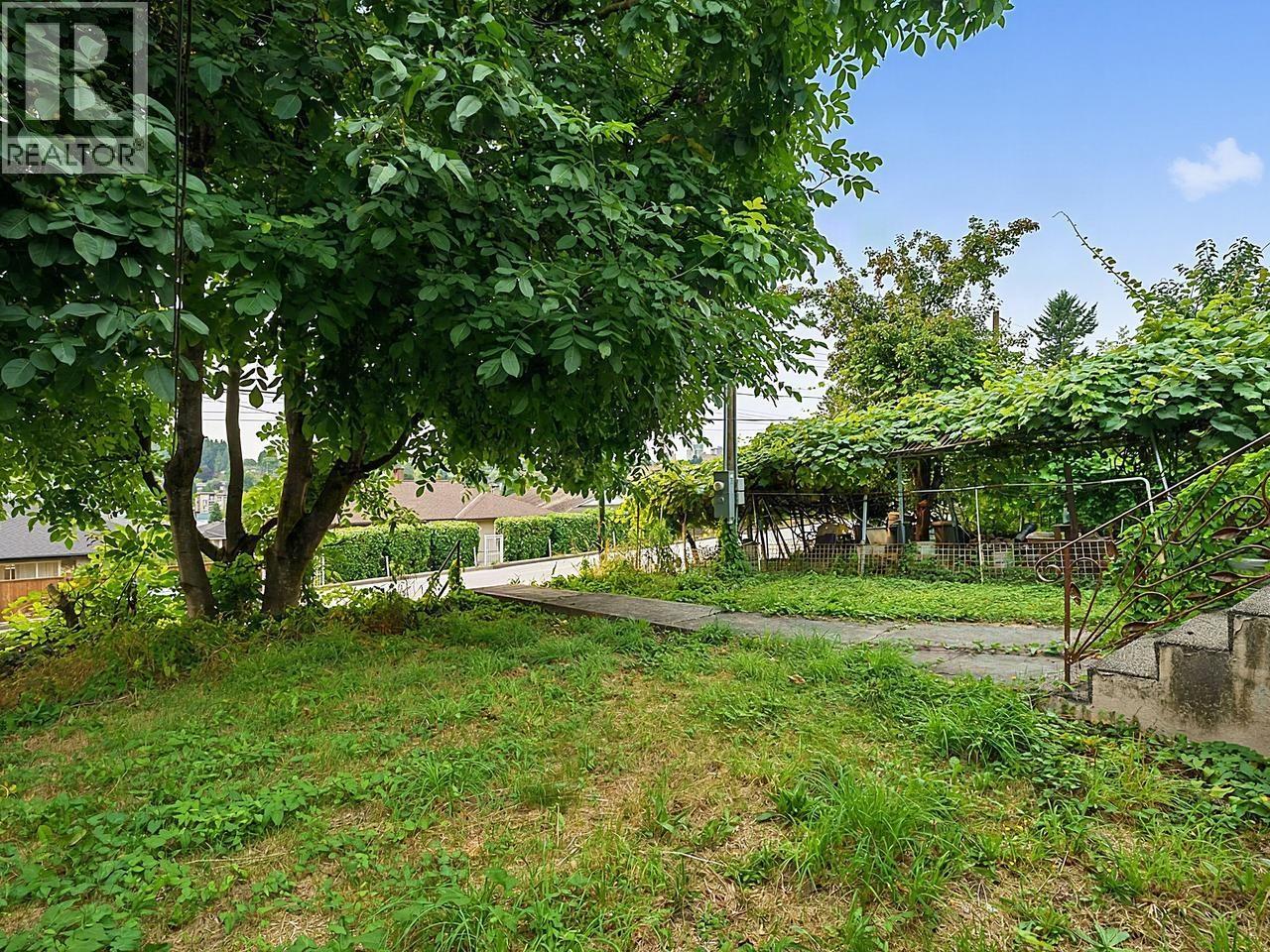 8247 10th Avenue, Burnaby, British Columbia  V3N 2S6 - Photo 3 - R3154707