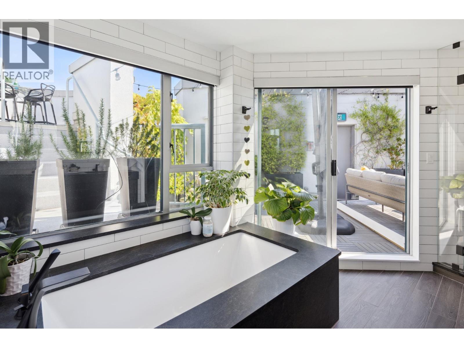2901 120 W 2nd Street, North Vancouver, British Columbia  V7M 1C3 - Photo 30 - R3109275