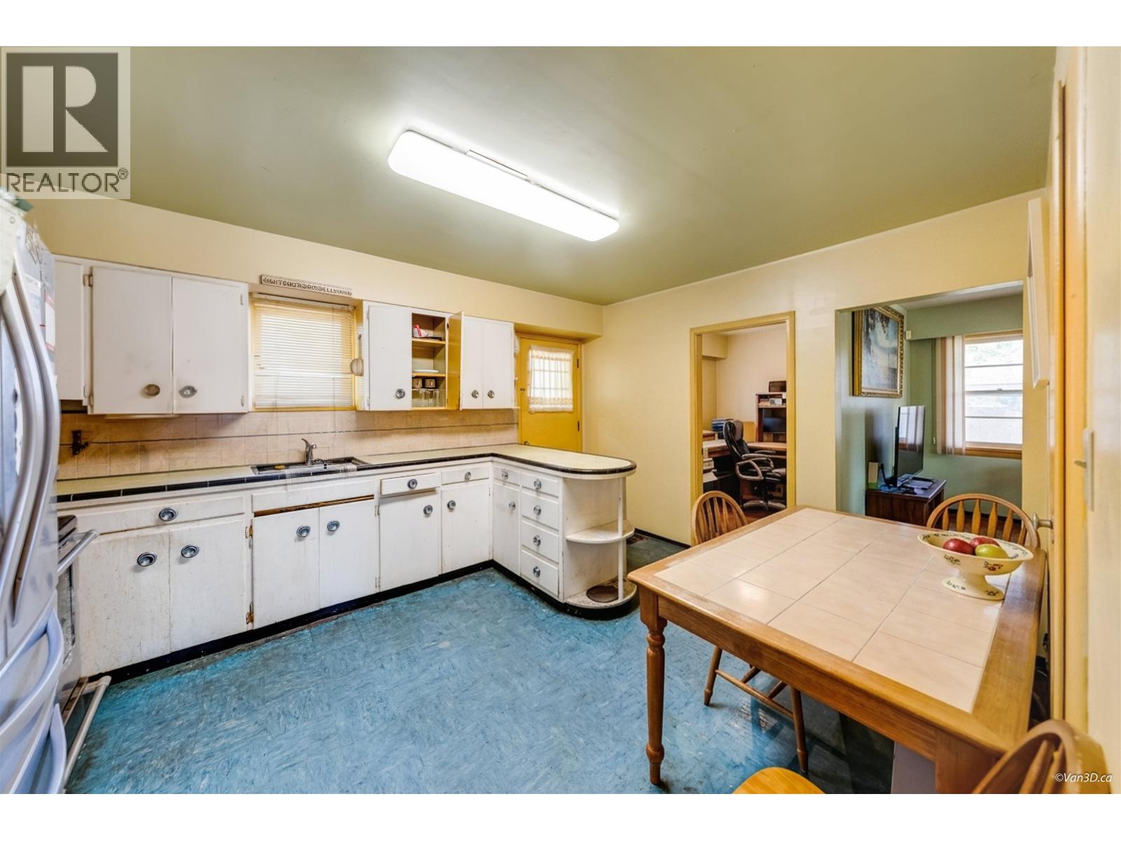 4757 Buxton Street, Burnaby, British Columbia  V5H 1J2 - Photo 11 - R3153776