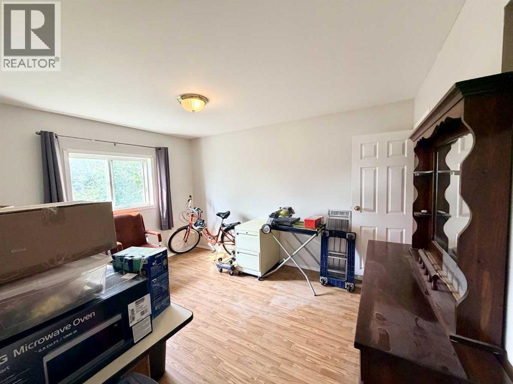 406 Picci Court, Linden, Alberta  T0M 1J0 - Photo 10 - A2336284