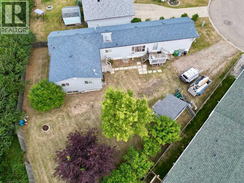 406 Picci Court, Linden, Alberta  T0M 1J0 - Photo 3 - A2336284