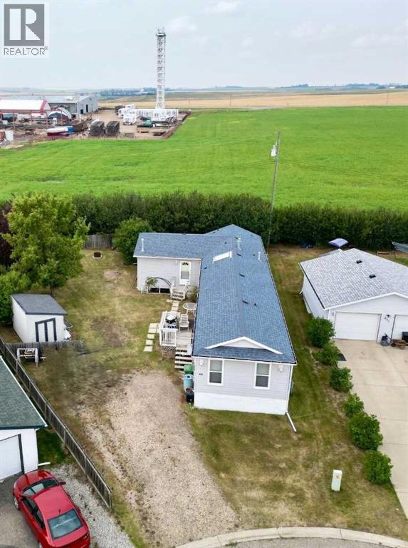 406 Picci Court, Linden, Alberta  T0M 1J0 - Photo 2 - A2336284