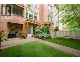 112 2601 WHITELEY COURT, North Vancouver, British Columbia
