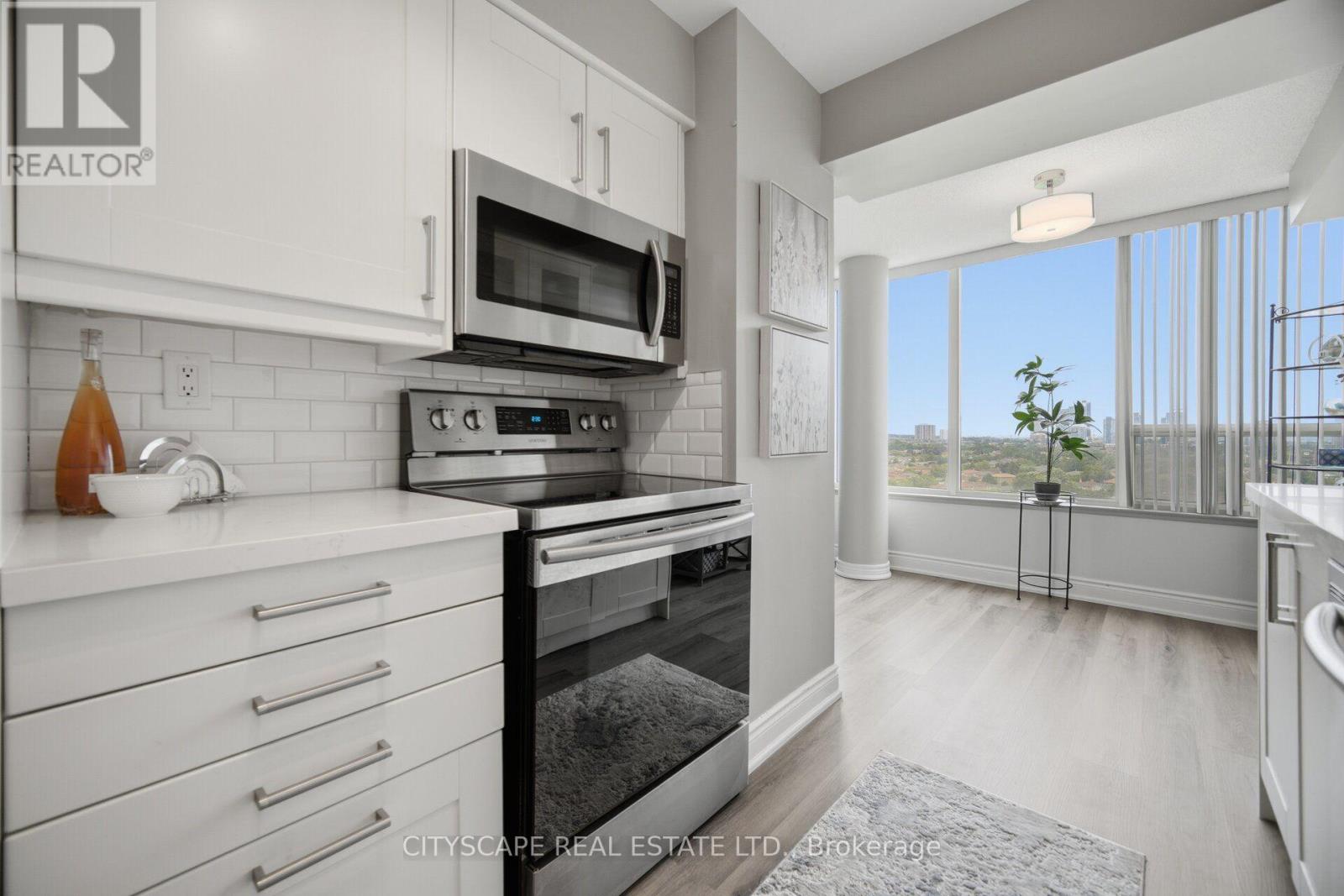 1105 - 700 Constellation Drive, Mississauga, Ontario  L5R 3G8 - Photo 3 - W13663422