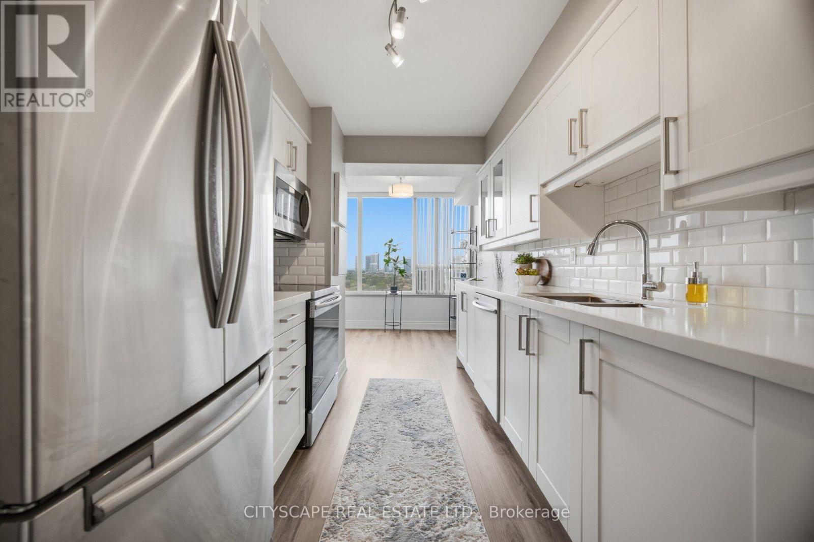 1105 - 700 Constellation Drive, Mississauga, Ontario  L5R 3G8 - Photo 2 - W13663422