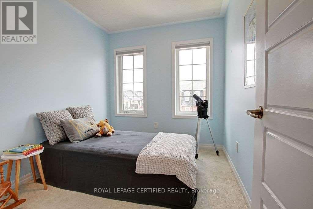 213 Betsy Drive N, Oakville, Ontario  L6M 0V1 - Photo 5 - W13664050