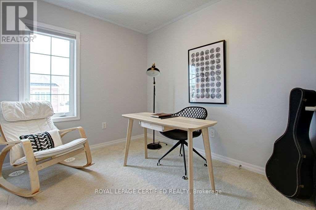 213 Betsy Drive N, Oakville, Ontario  L6M 0V1 - Photo 7 - W13664050