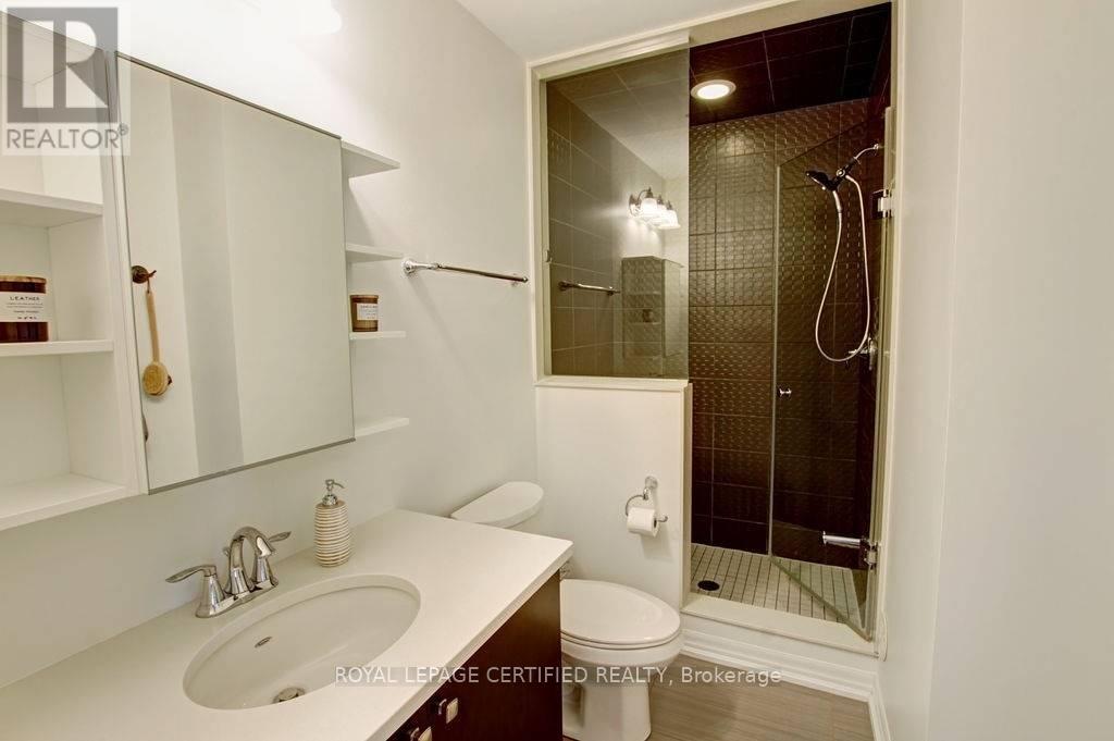 213 Betsy Drive N, Oakville, Ontario  L6M 0V1 - Photo 8 - W13664050