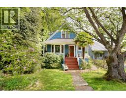 1560 MACGOWAN AVENUE, North Vancouver, British Columbia