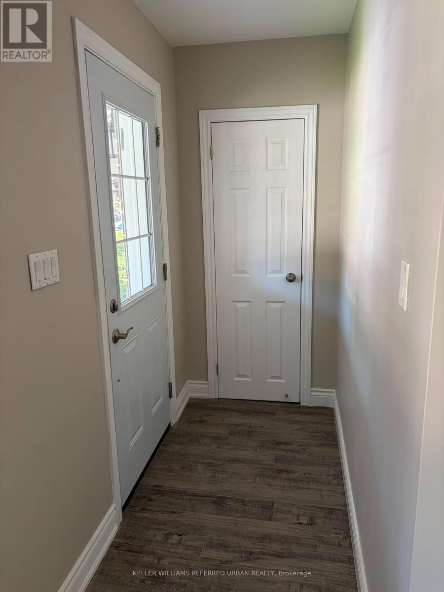 313 East 33rd Street, Hamilton, Ontario L8V 3T9 - Photo 3 - X13657912