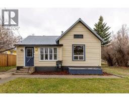 120 N 1 Street W, Magrath, Alberta