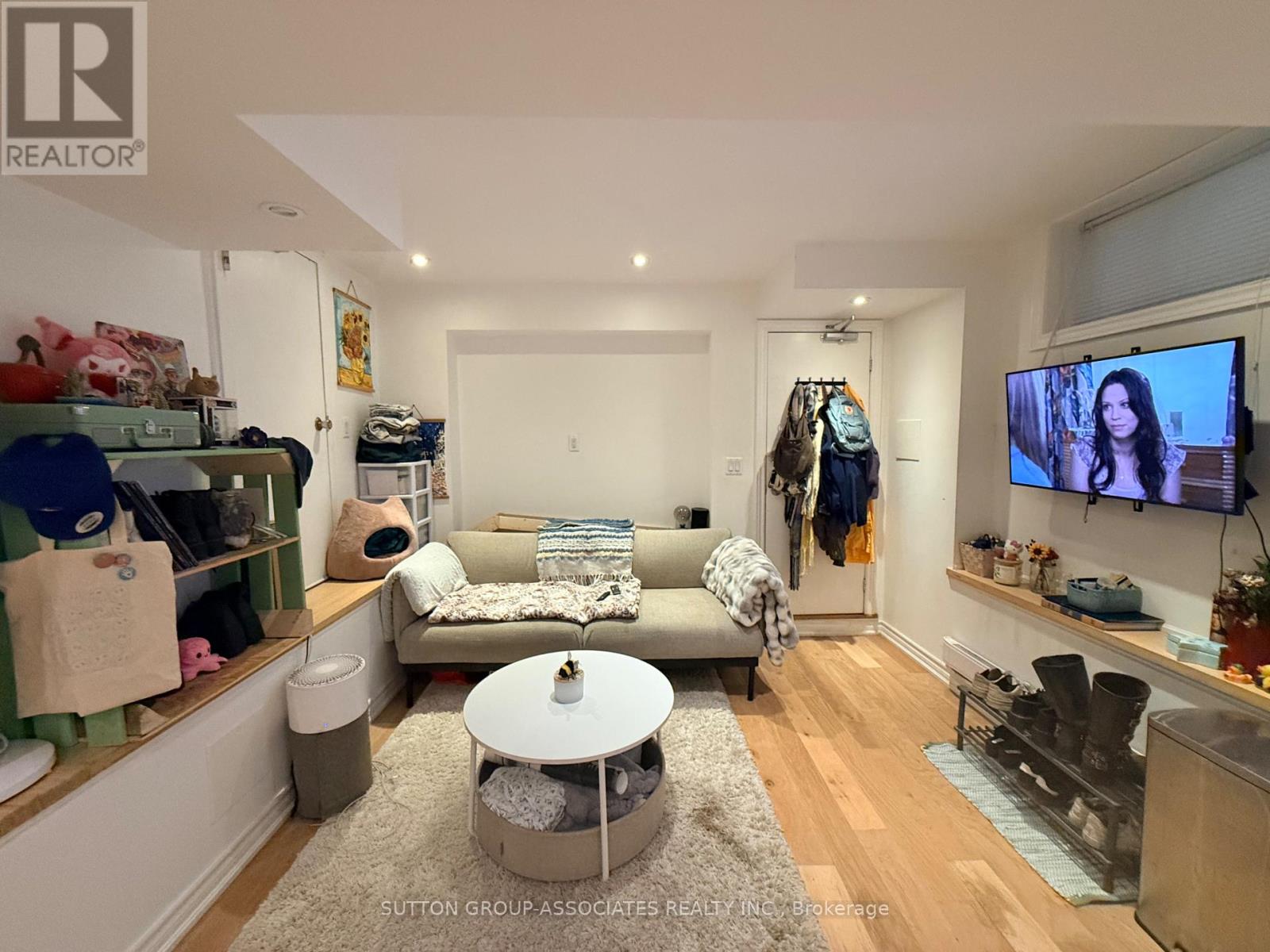Lower - 125 Walmer Road, Toronto, Ontario  M5R 2X8 - Photo 4 - C13664344