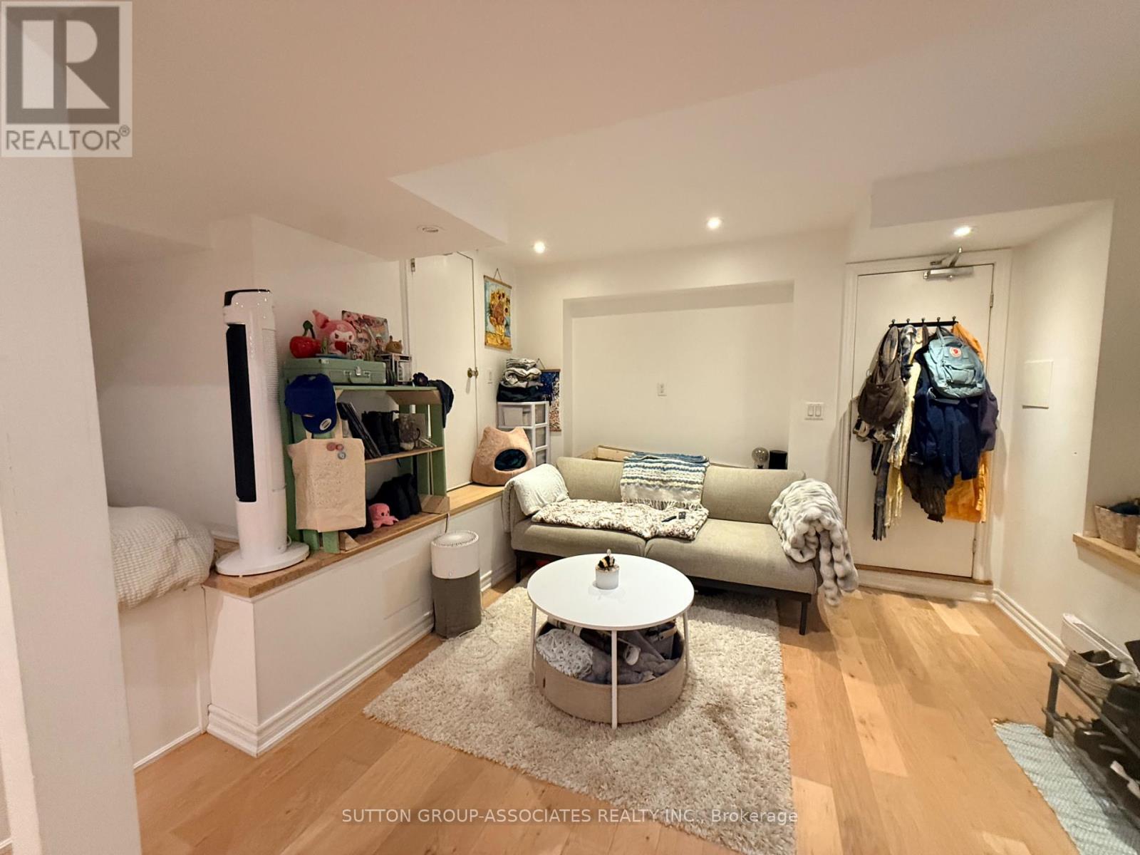 Lower - 125 Walmer Road, Toronto, Ontario  M5R 2X8 - Photo 5 - C13664344