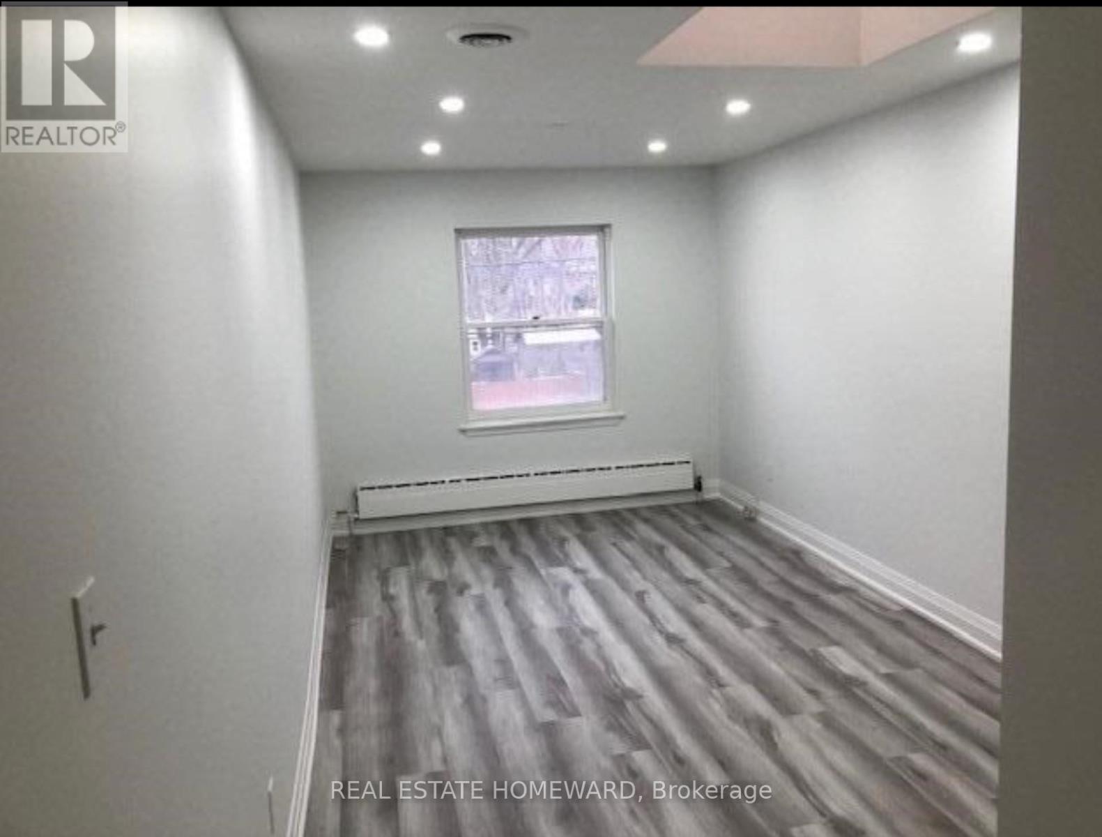 Side - 274 Rumsey Road, Toronto, Ontario  M4G 1R2 - Photo 12 - C13664382
