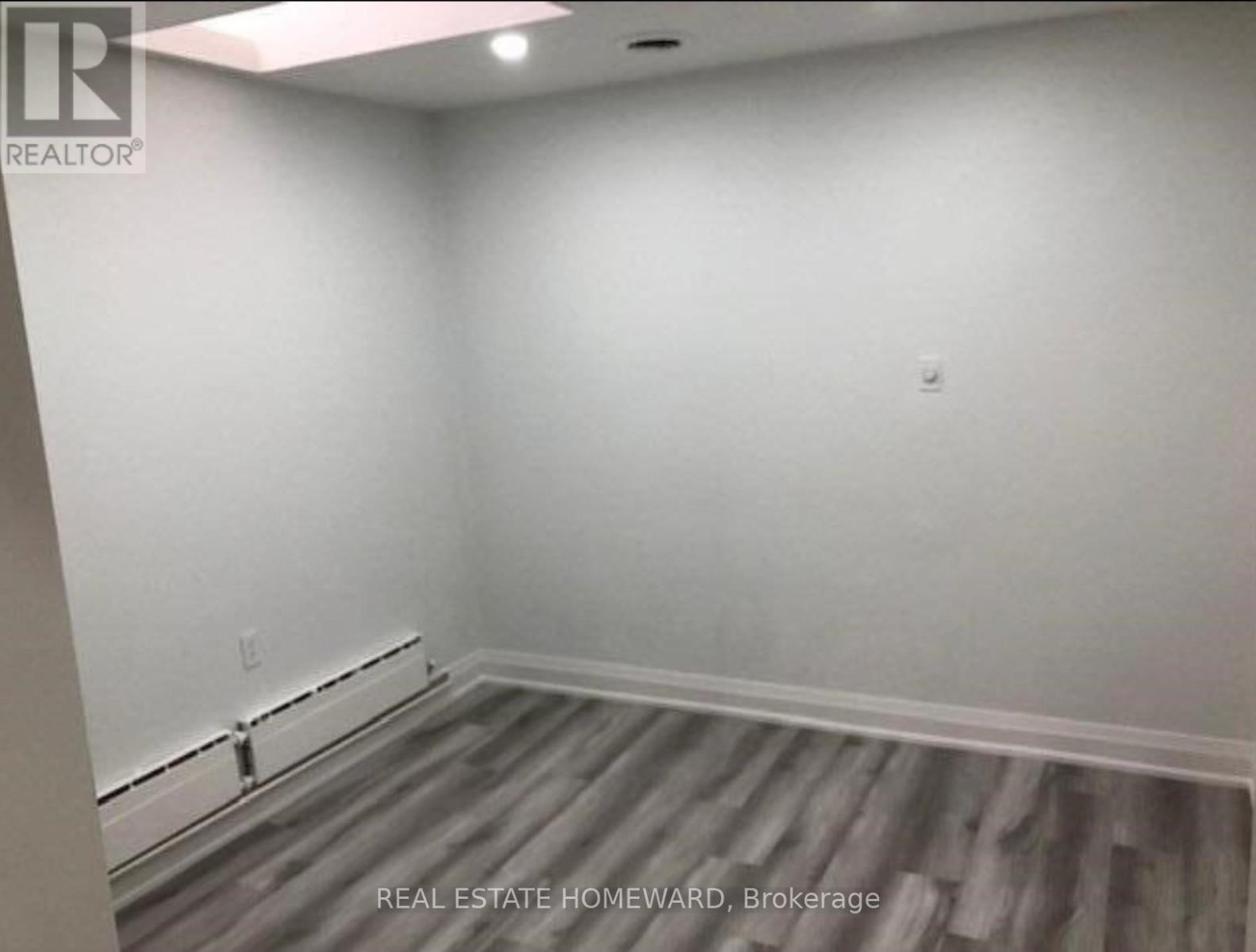 Side - 274 Rumsey Road, Toronto, Ontario  M4G 1R2 - Photo 15 - C13664382