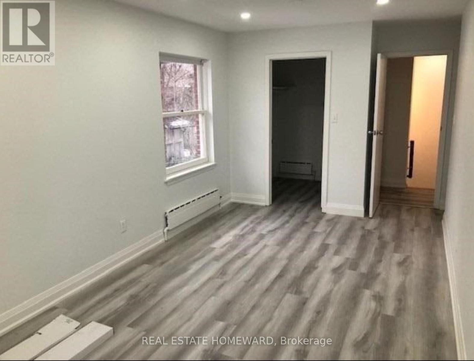 Side - 274 Rumsey Road, Toronto, Ontario  M4G 1R2 - Photo 8 - C13664382