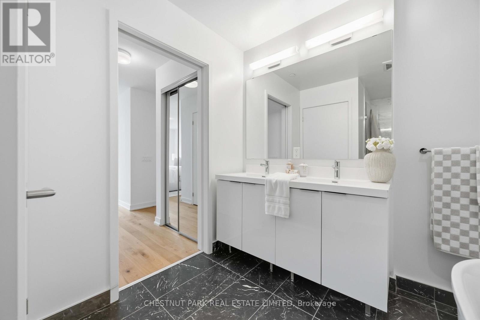 Th104 - 20 O'neill Road, Toronto, Ontario M3C 0R2 - Photo 35 - C13664404