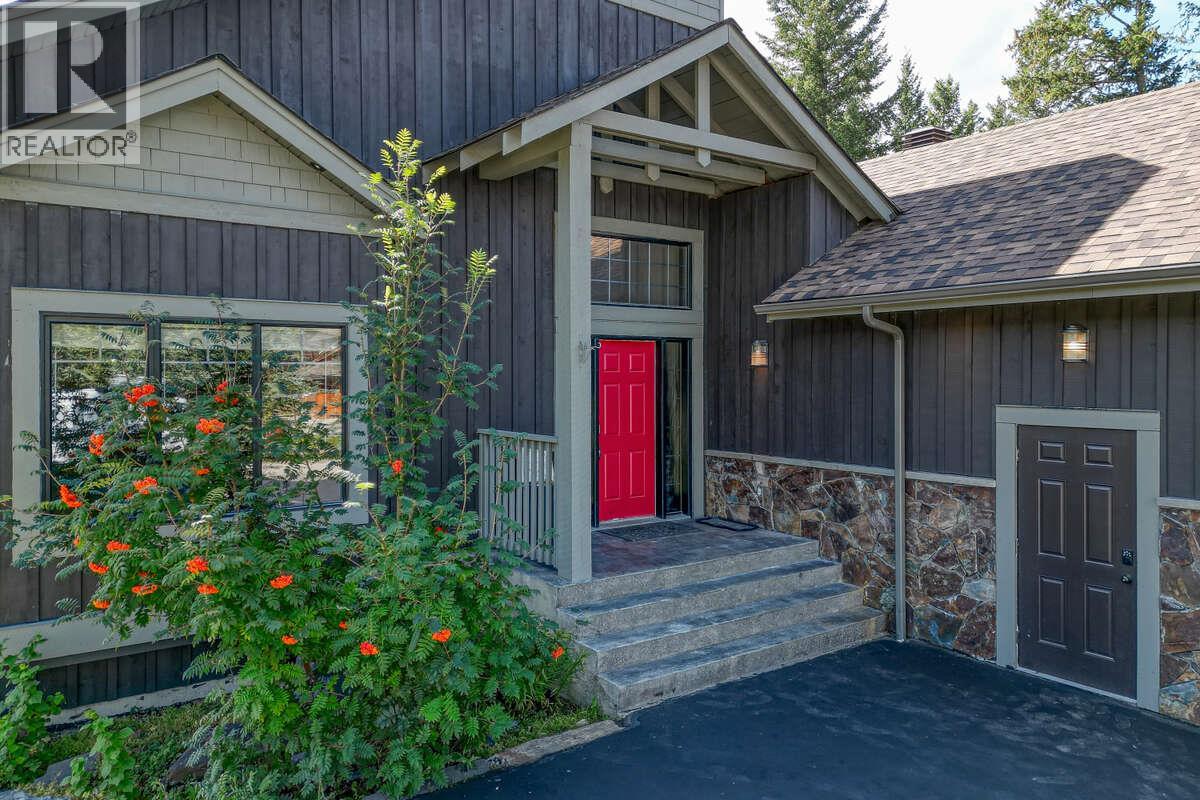 2576 Sandstone Green, Invermere, British Columbia  V0A 1K6 - Photo 3 - 10383530