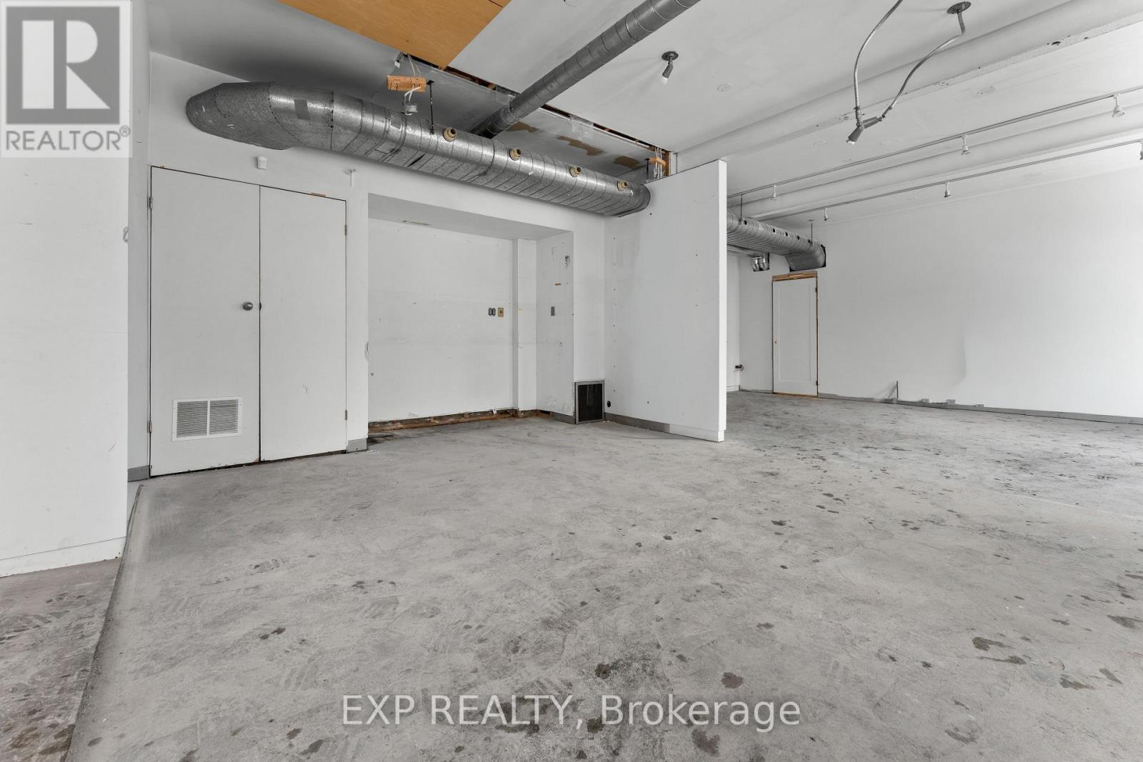 1558 Queen Street E, Toronto, Ontario M4L 1E8 - Photo 8 - E13664406