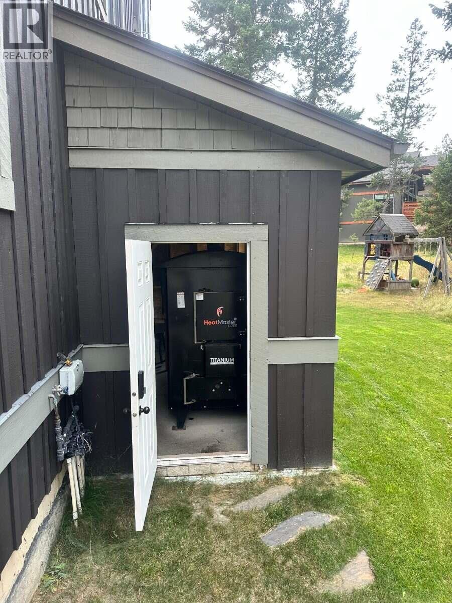 2576 Sandstone Green, Invermere, British Columbia  V0A 1K6 - Photo 47 - 10383530