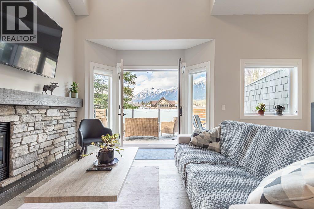 2, 729 7th Street, Canmore, Alberta  T1W 2C3 - Photo 5 - A2328137