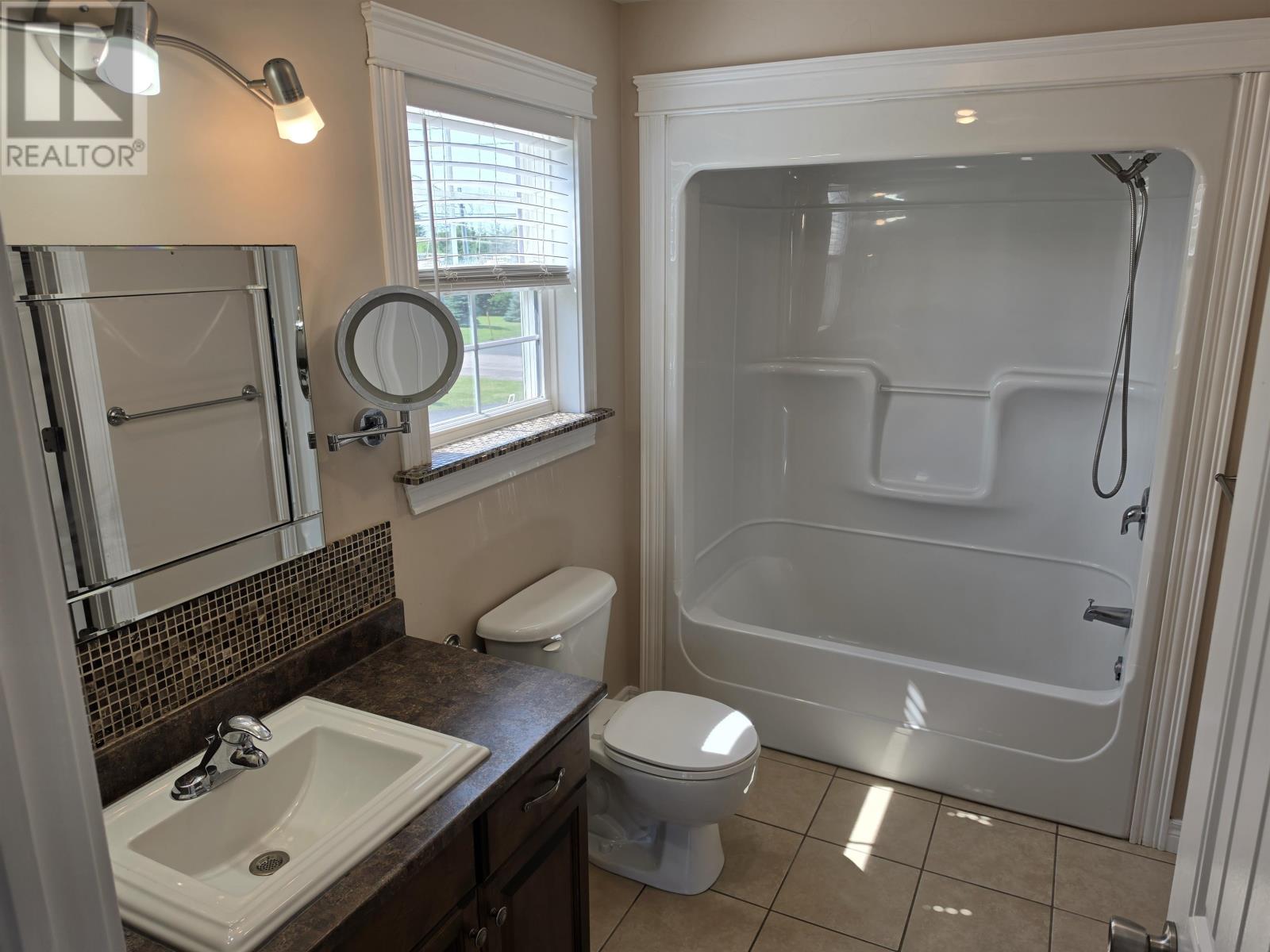 14 Meadow Lane, Charlottetown, Prince Edward Island  C1E 2H7 - Photo 10 - 202620257