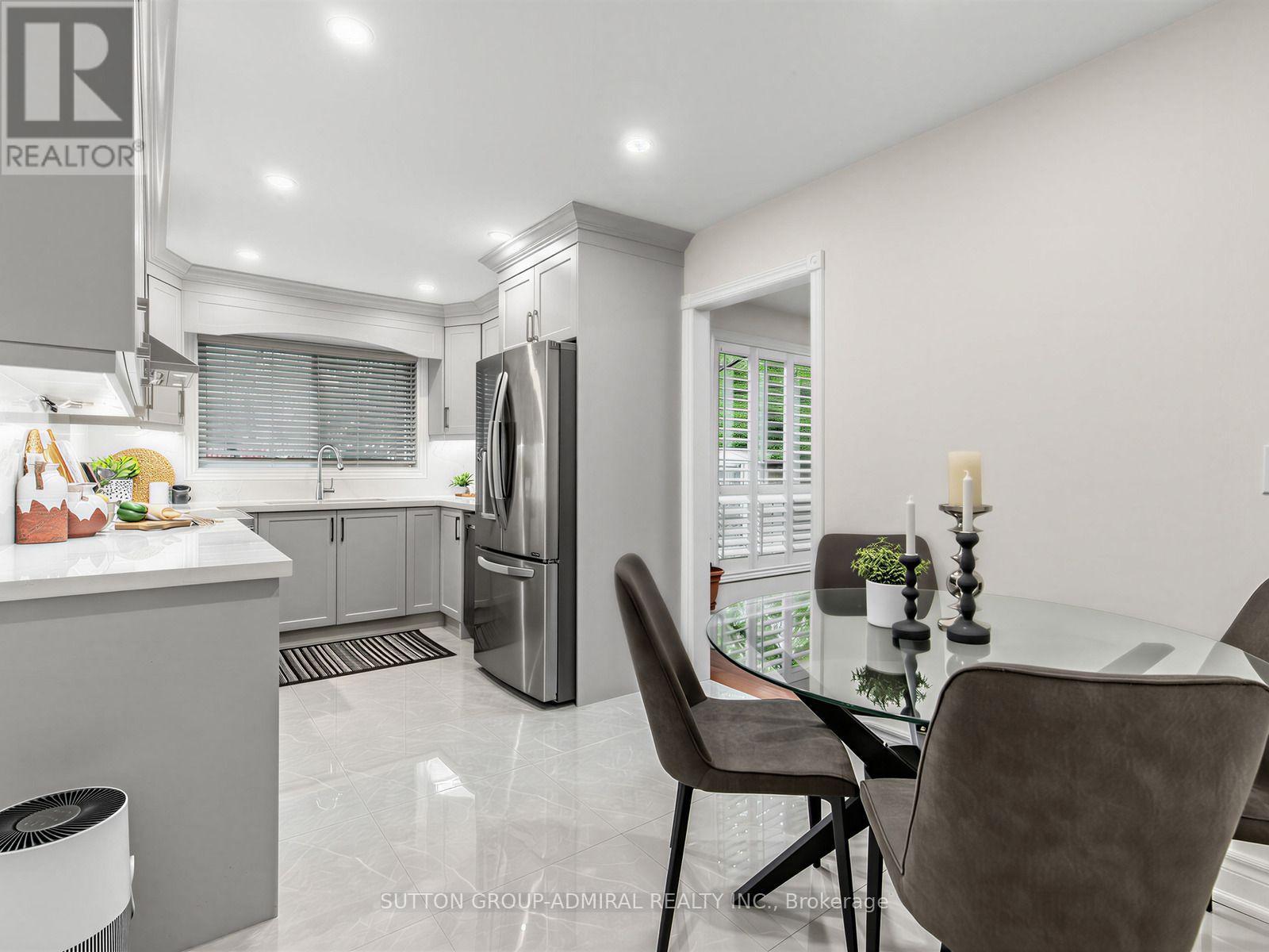 10 Torino Place, Vaughan, Ontario  L4K 2L4 - Photo 12 - N13664388