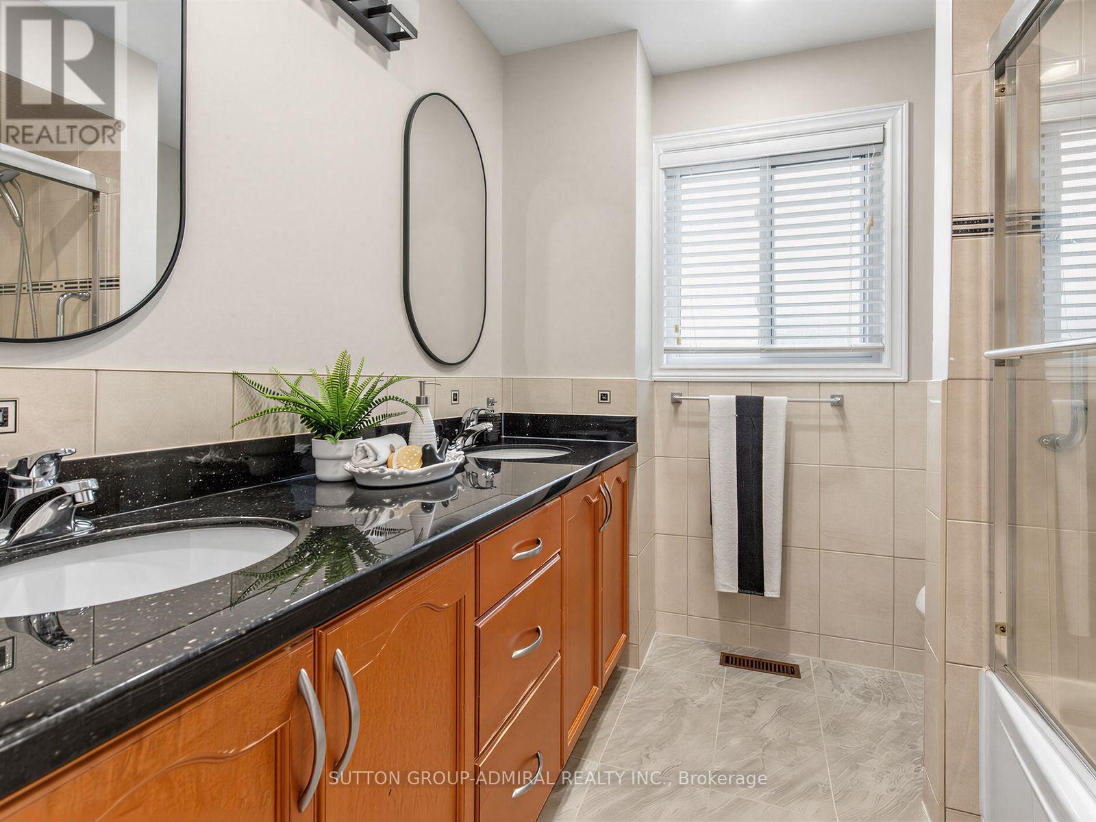 10 Torino Place, Vaughan, Ontario  L4K 2L4 - Photo 30 - N13664388