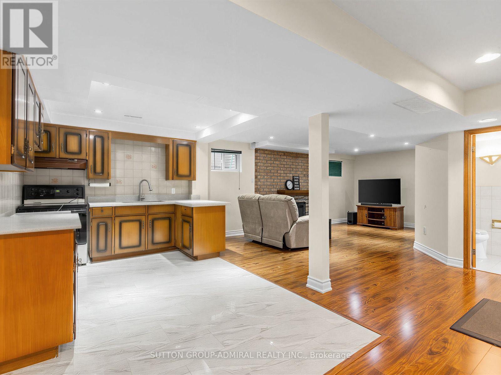 10 Torino Place, Vaughan, Ontario  L4K 2L4 - Photo 31 - N13664388