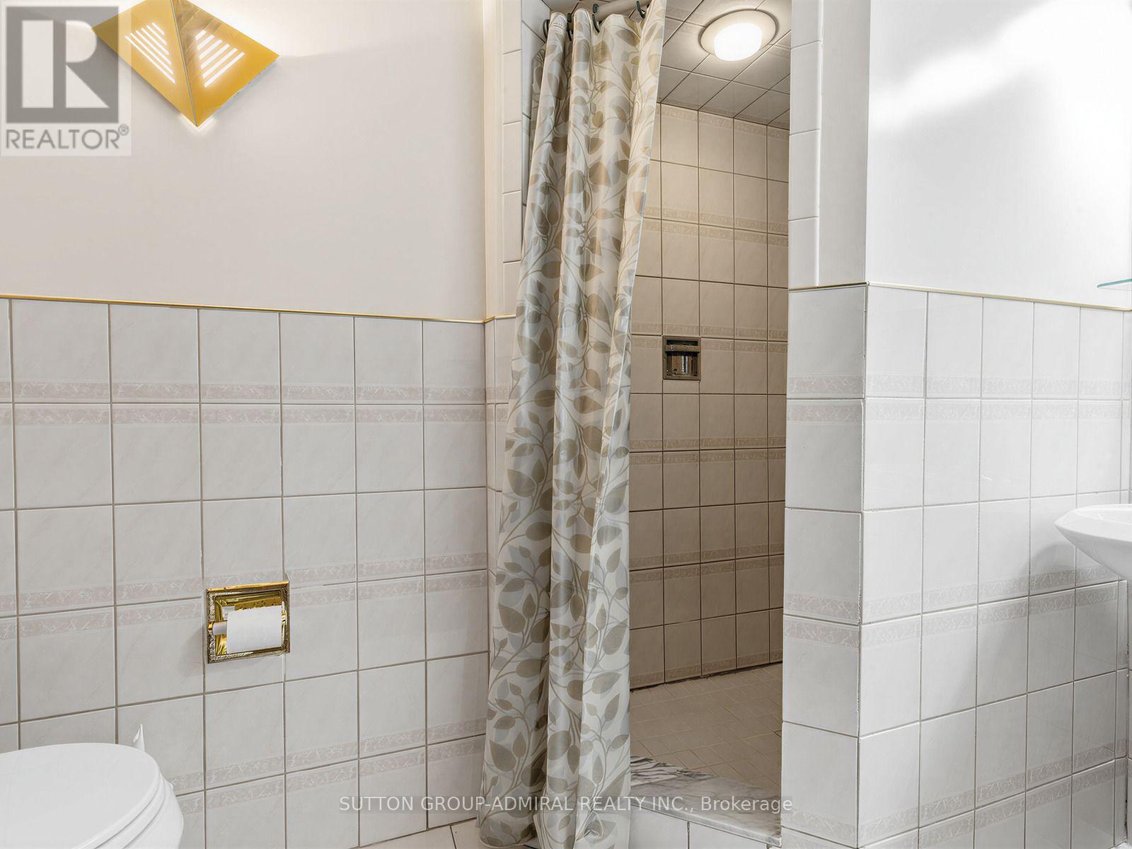 10 Torino Place, Vaughan, Ontario  L4K 2L4 - Photo 35 - N13664388