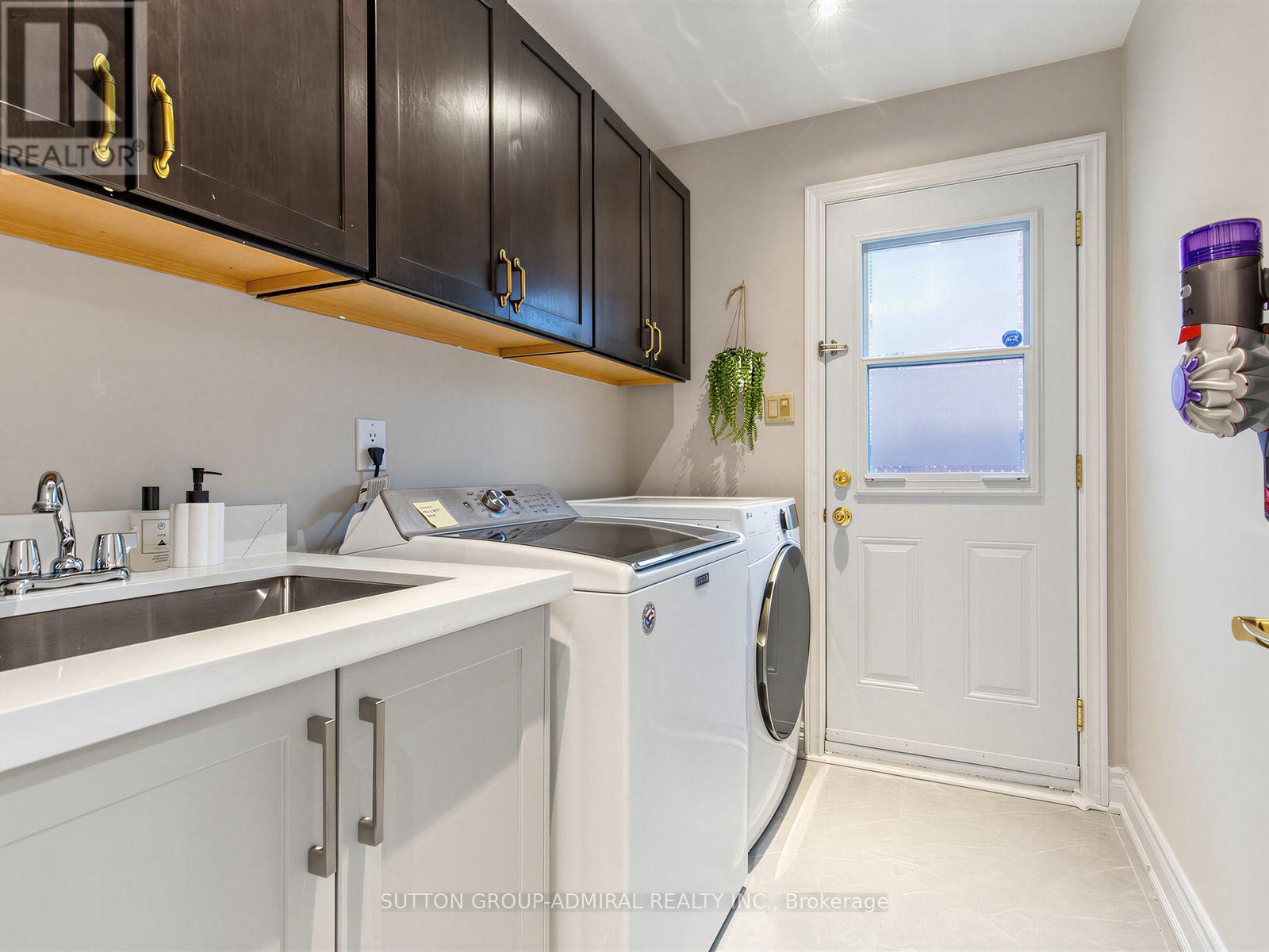 10 Torino Place, Vaughan, Ontario  L4K 2L4 - Photo 36 - N13664388